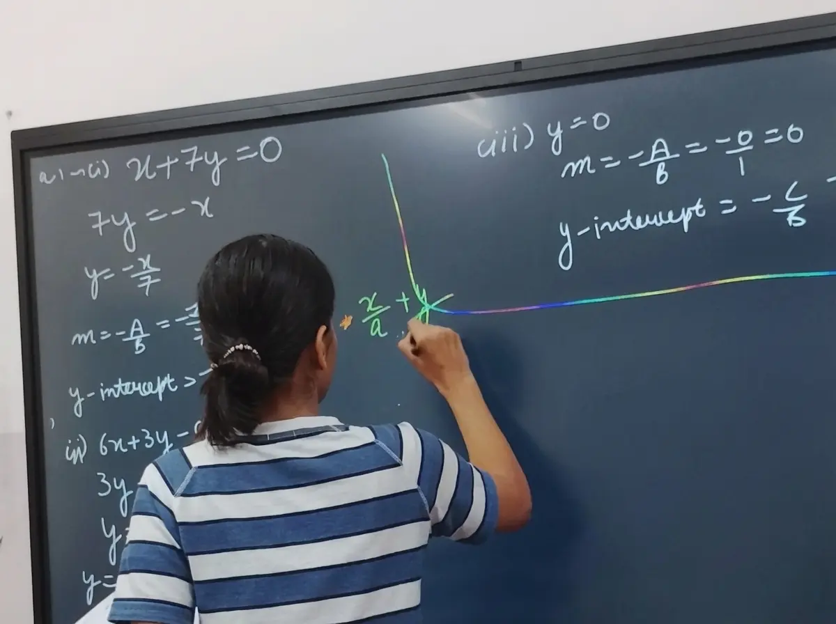 Is Applied Maths easier than Regular Maths? An honest comparison